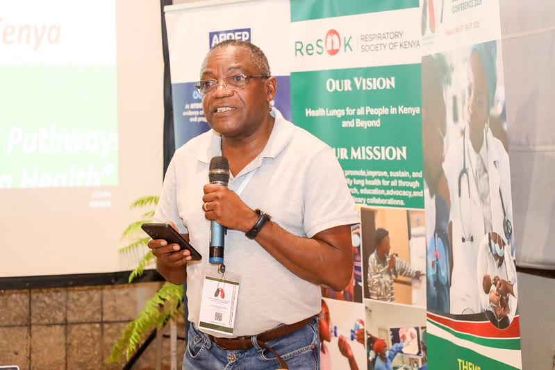 A ReSoK member speaks at a society event