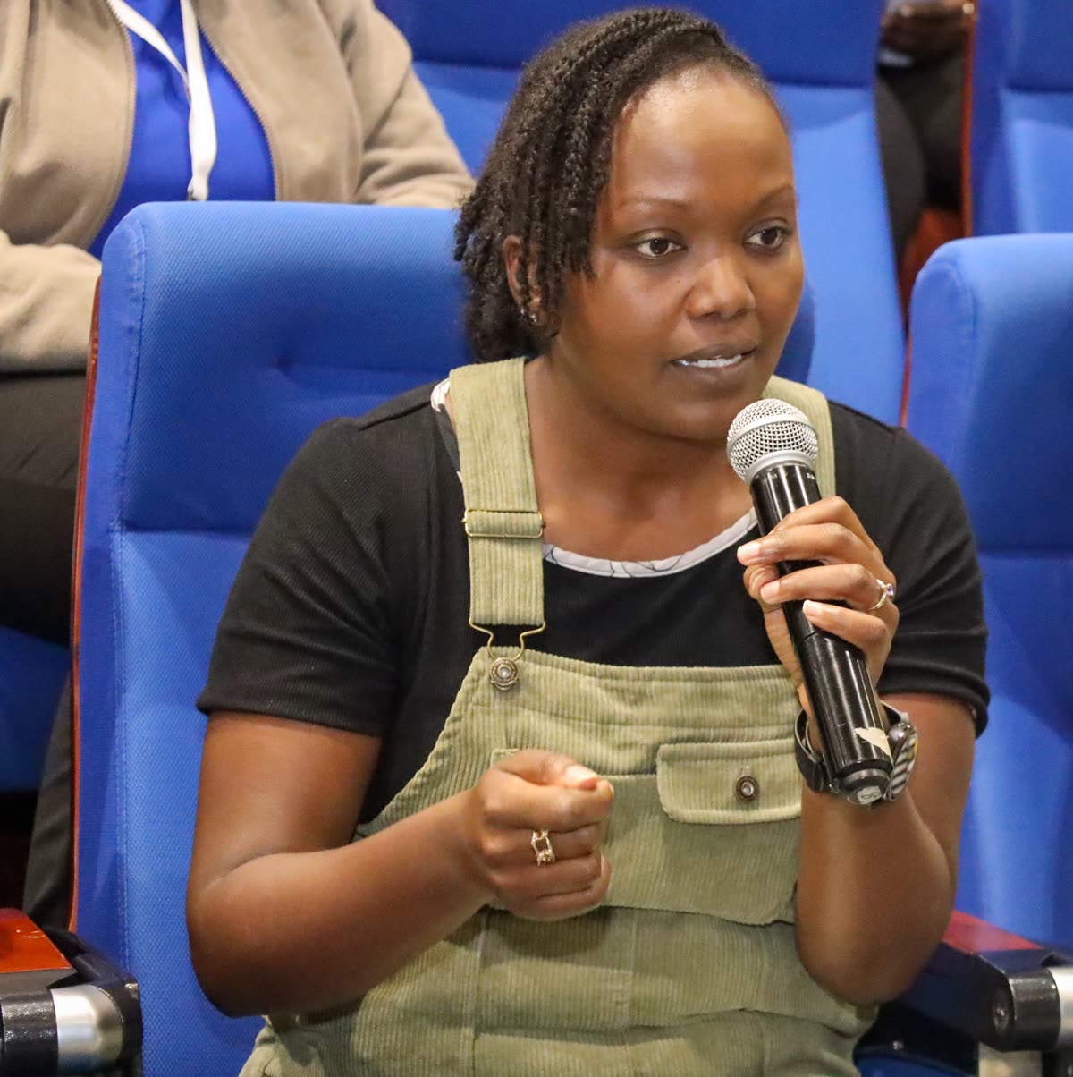 A ReSoK member contributes to a conference discussion
